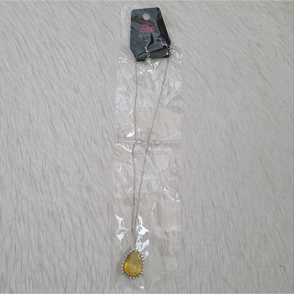 💙 Paparazzi Yellow Stone Necklace And Earrings Jewelry Set NWT (3 For $15] - Picture 6 of 6